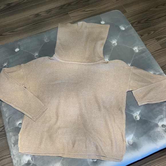 Tan high neck sweater - Picture 2 of 2